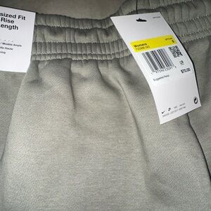 Nike Women’s Oversized Fit High rise full length sweatpants S